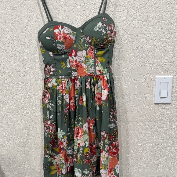 Floral Green Mini Dress - Picture 2 of 7